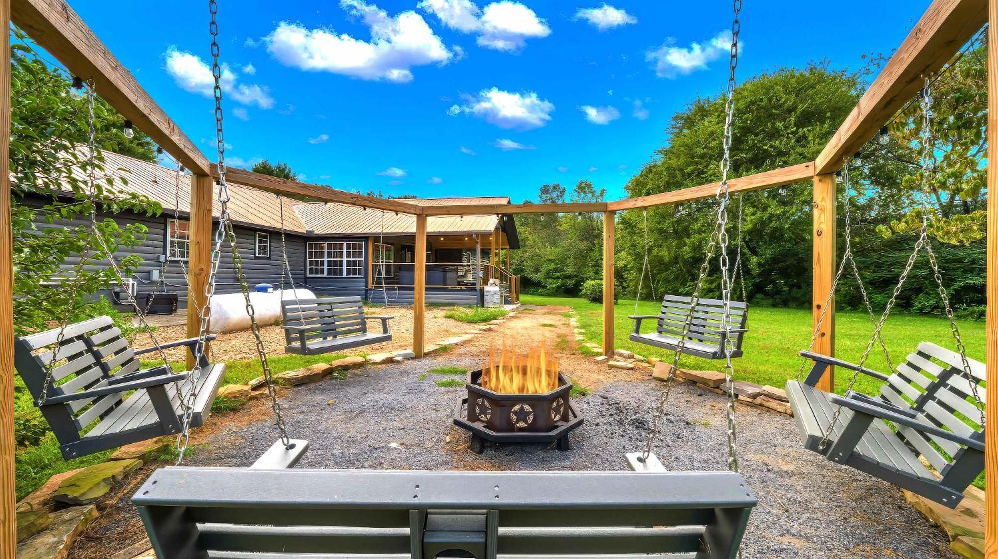 Poolside At Autumn Woods - Pool, Theater, Fireplace, Firepit, Arcade Sevierville Exterior photo